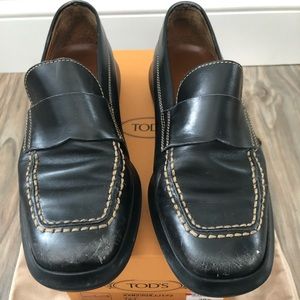 Well worn Tod’s Pallame Taj loafer flat